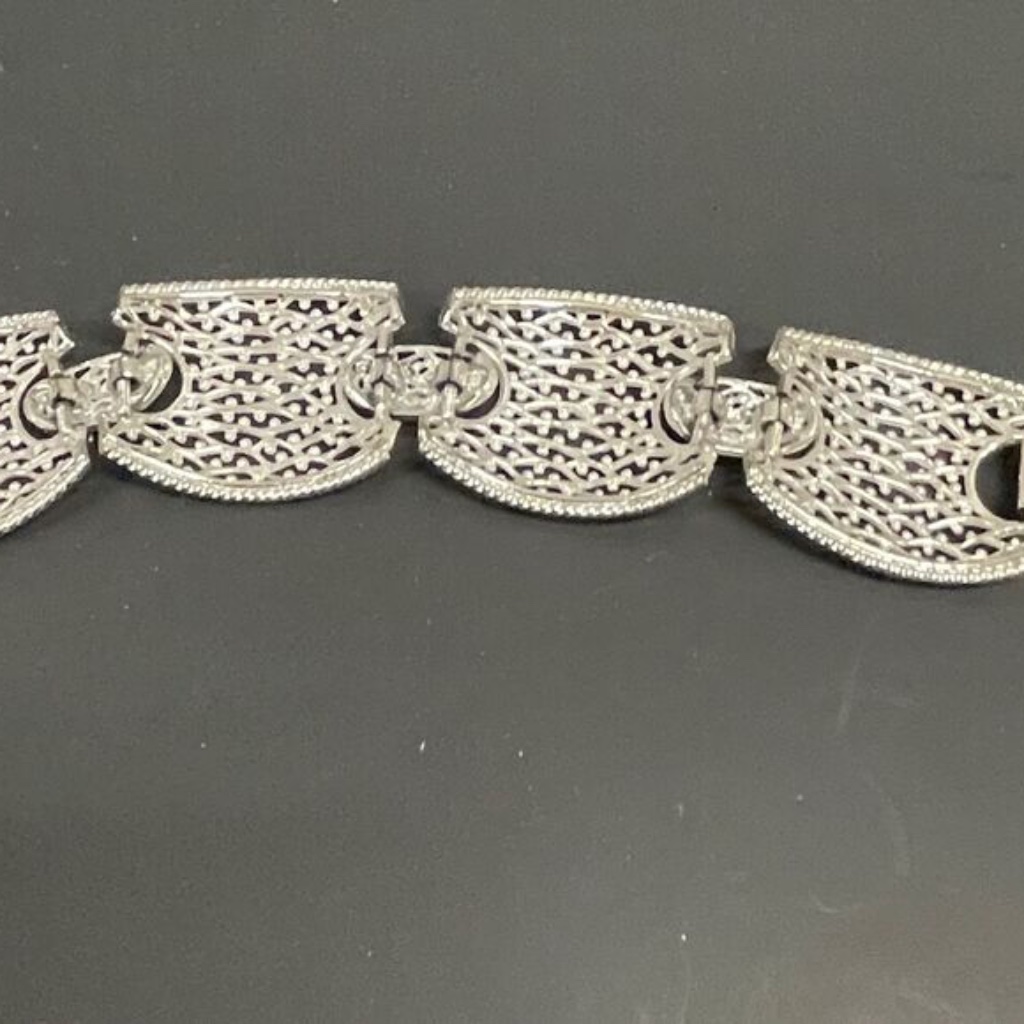 Emmons Silvertone Filigree Clasp Bracelet Vintage 15$